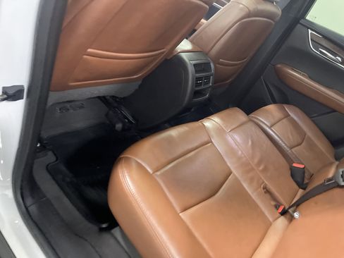 Used 2020 Cadillac XT5 Premium Luxury image 17