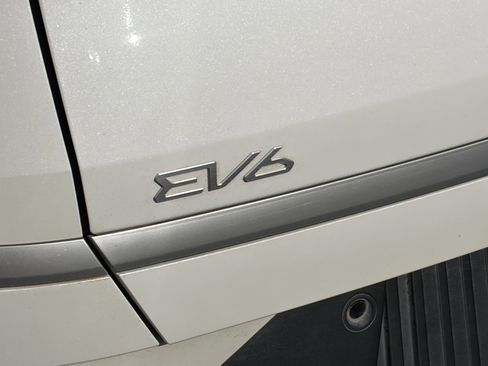 Used 2024 Kia EV6 Light RWD image 8
