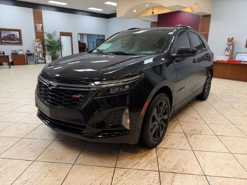 Used 2023 Chevrolet Equinox RS FWD image 3