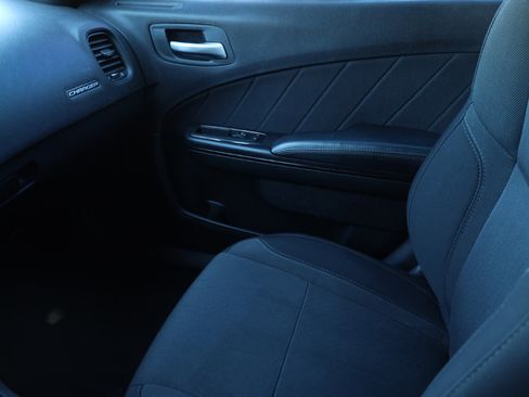 Used 2016 Dodge Charger R/T w/ Navigation & Travel Group image 12