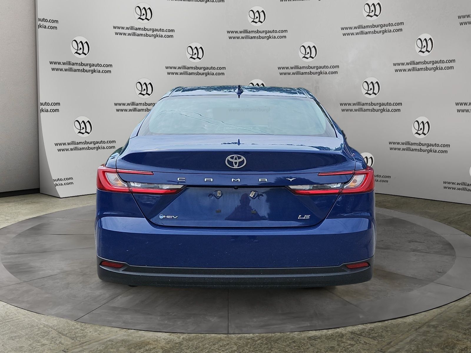 Used 2025 Toyota Camry LE FWD image 4