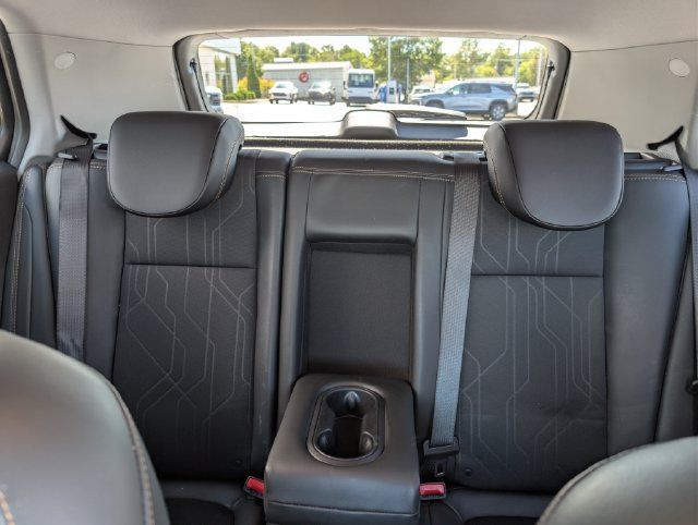 Used 2020 Chevrolet Trax LT w/ Redline Edition AWD/4WD image 16