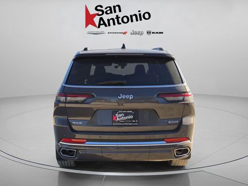 New 2025 Jeep Grand Cherokee L Overland w/ Trailer Tow Package AWD/4WD image 8