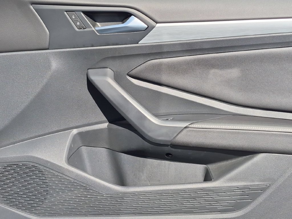 Used 2025 Volkswagen Jetta S FWD image 33