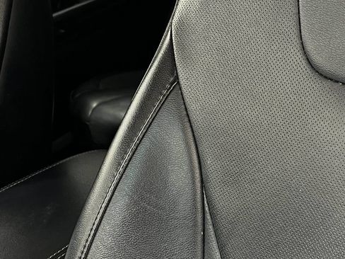 Used 2017 Ford Edge Titanium w/ Equipment Group 301A AWD/4WD image 19