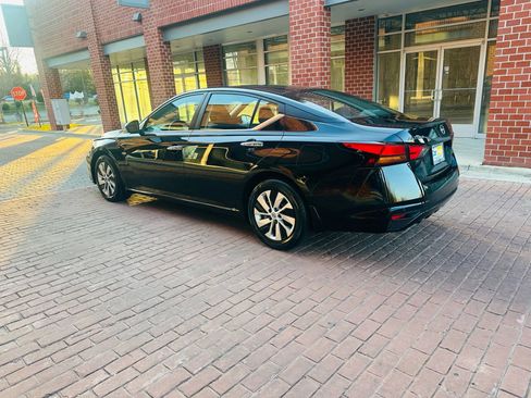 Used 2024 Nissan Altima 2.5 S FWD image 4