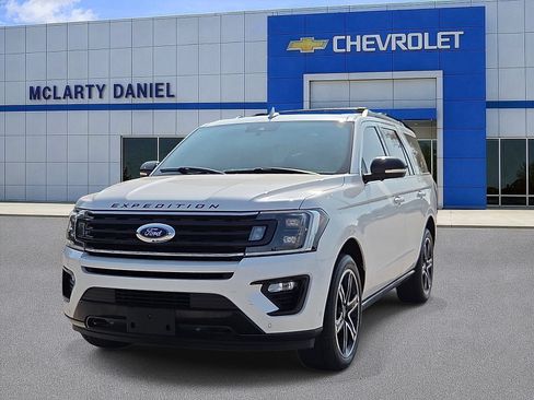 Used 2019 Ford Expedition Limited w/ Equipment Group 303A AWD/4WD image 2