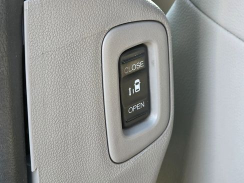 Used 2016 Honda Odyssey EX-L image 24