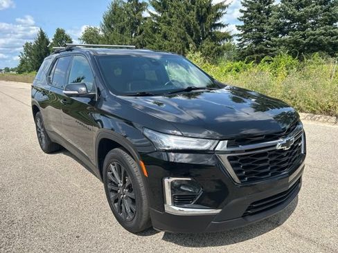 Used 2023 Chevrolet Traverse RS AWD/4WD image 2