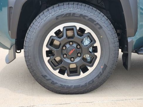 New 2026 Toyota 4Runner TRD Off-Road Premium AWD/4WD image 9
