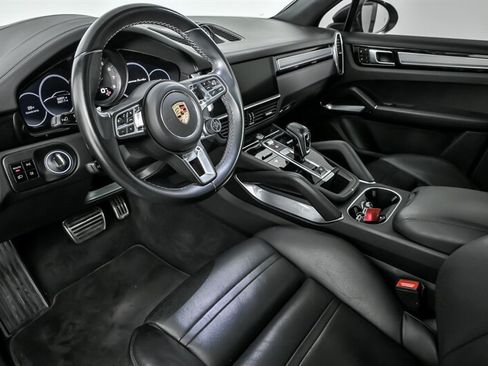 Used 2019 Porsche Cayenne Turbo image 21