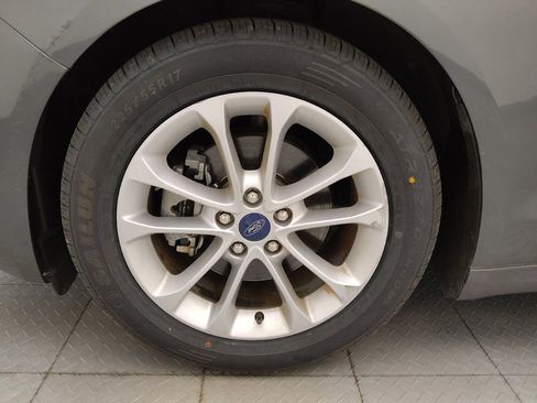 Used 2019 Ford Fusion SE FWD image 31