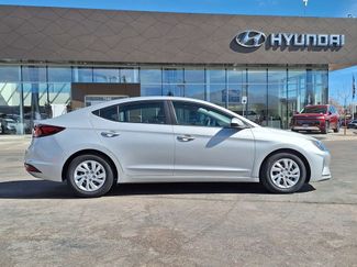 Used 2019 Hyundai Elantra SE video 2