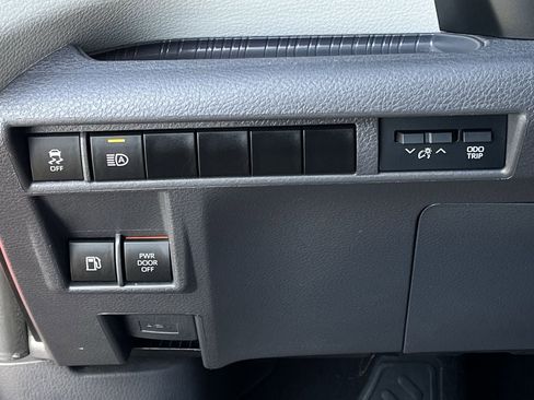 Used 2024 Toyota Sienna Limited FWD image 20