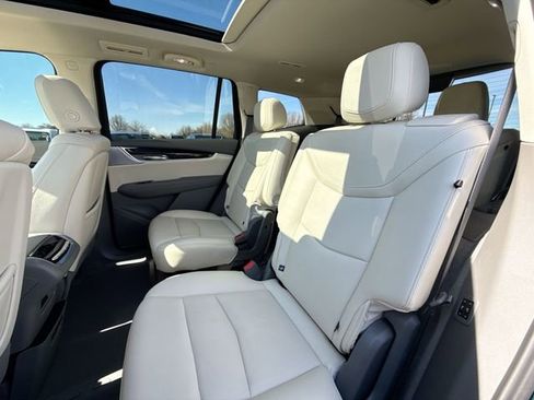 Used 2025 Cadillac XT6 Premium Luxury w/ Technology Package image 19