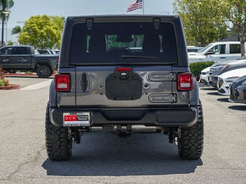 Used 2026 Jeep Wrangler Unlimited Sport AWD/4WD image 5