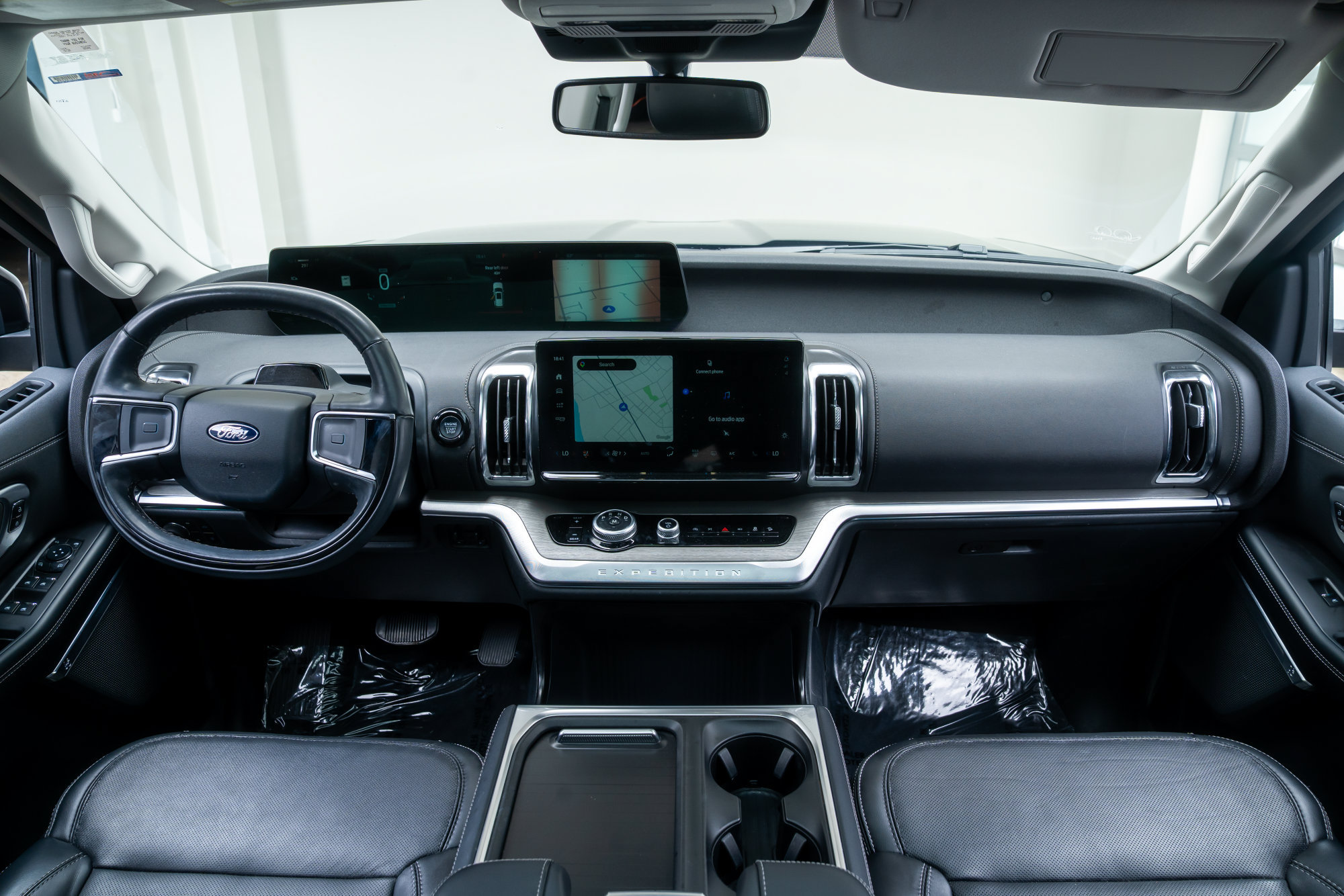 Used 2025 Ford Expedition Platinum AWD/4WD image 8