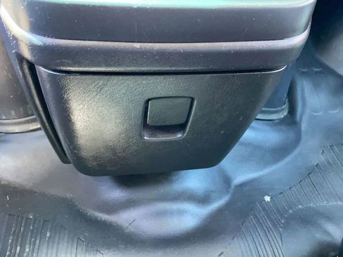 Used 2013 Chevrolet Express 2500 RWD image 14