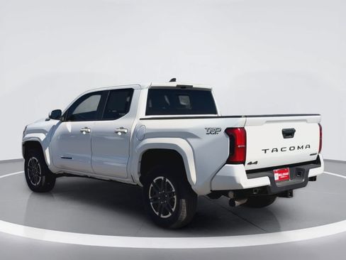 Used 2025 Toyota Tacoma TRD Sport w/ TRD Sport Upgrade Package AWD/4WD image 6