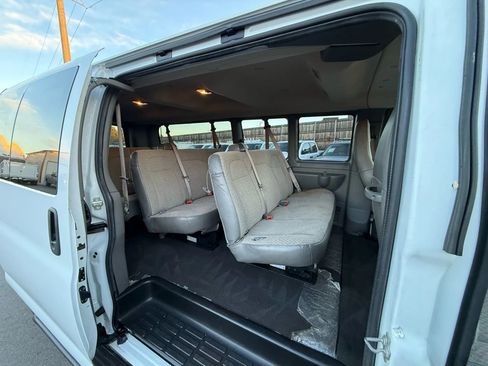 Used 2023 Chevrolet Express 3500 LT w/ LT Preferred Equipment Group image 15