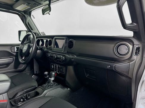 Used 2022 Jeep Gladiator Sport AWD/4WD image 26