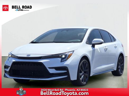 Used 2025 Toyota Corolla SE FWD image 1