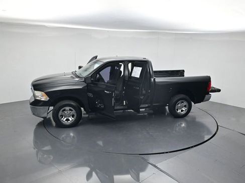 Used 2017 RAM 1500 Classic SLT AWD/4WD image 45