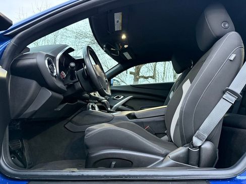 Used 2021 Chevrolet Camaro LT w/ RS Package image 12