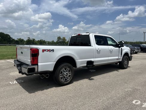 Used 2023 Ford F250 Lariat w/ Lariat Ultimate Package AWD/4WD image 2