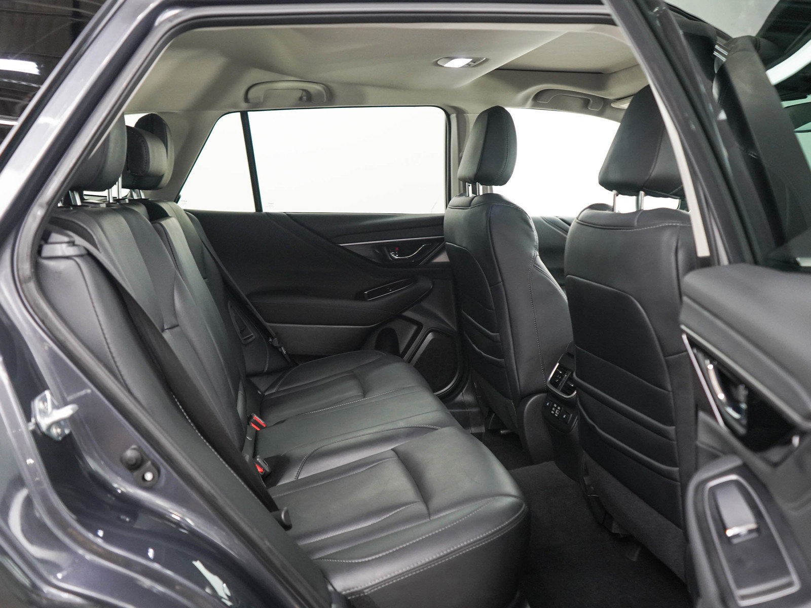 Used 2024 Subaru Outback Limited AWD/4WD image 12