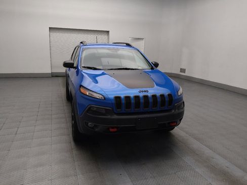 Used 2018 Jeep Cherokee Trailhawk image 14