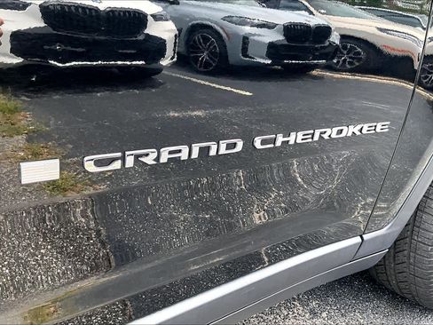 Used 2022 Jeep Grand Cherokee Limited RWD image 31