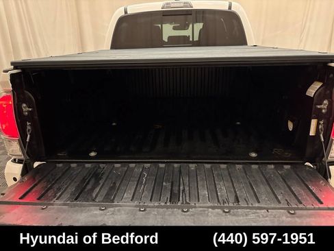 Used 2020 Toyota Tacoma TRD Sport w/ TRD Premium Sport Package AWD/4WD image 24