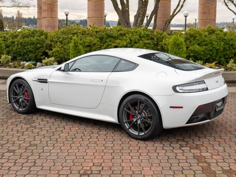Used 2015 Aston Martin V8 Vantage GT image 2