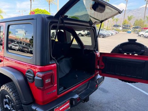 Used 2024 Jeep Wrangler Unlimited Rubicon 4xe AWD/4WD image 8