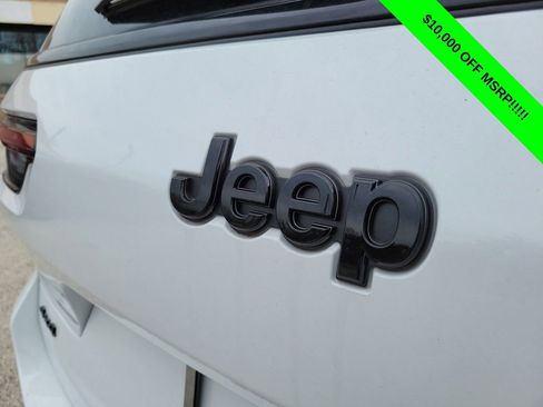 New 2025 Jeep Grand Cherokee L Limited AWD/4WD image 6