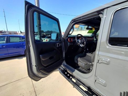 Used 2020 Jeep Wrangler Unlimited Rubicon AWD/4WD image 16