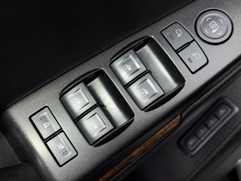 Used 2016 Chevrolet Suburban LT AWD/4WD image 29