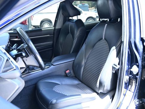 Used 2022 Toyota Camry SE w/ Carpet Mat Package (TMS) FWD image 10