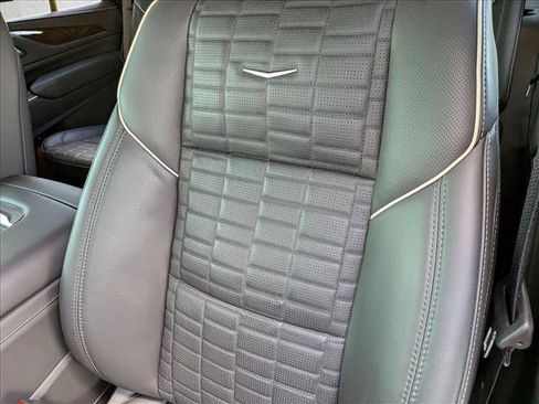 Used 2023 Cadillac Escalade Sport Platinum w/ LPO, ONYX Package image 14