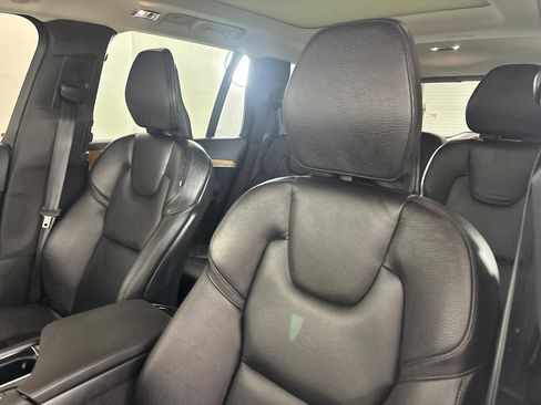 Used 2022 Volvo XC90 T6 Momentum w/ Advanced Package AWD/4WD image 10