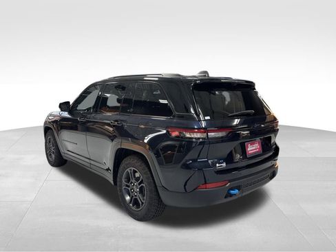 New 2024 Jeep Grand Cherokee Trailhawk w/ Advanced Protech Group II AWD/4WD image 4