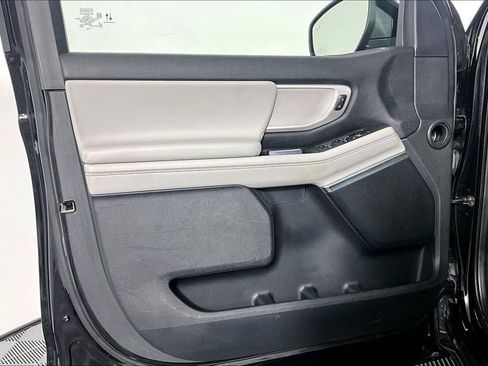 Used 2025 Ford Expedition Active AWD/4WD image 23