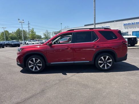 Used 2025 Honda Pilot Touring image 16