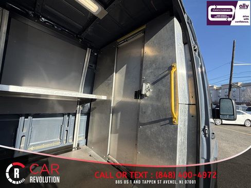 Used 2018 Mercedes-Benz Sprinter 2500 image 9