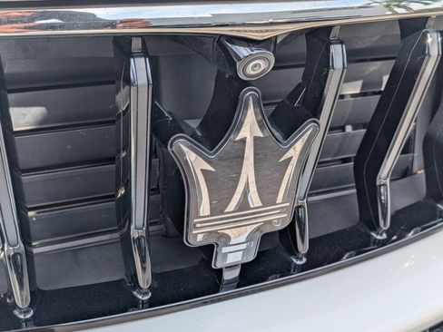 Used 2022 Maserati Levante Modena image 22