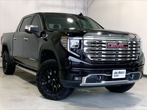 Used 2025 GMC Sierra 1500 Denali w/ Denali Reserve Package AWD/4WD image 1