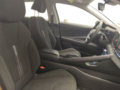 Used 2024 Hyundai Elantra SEL FWD image 21