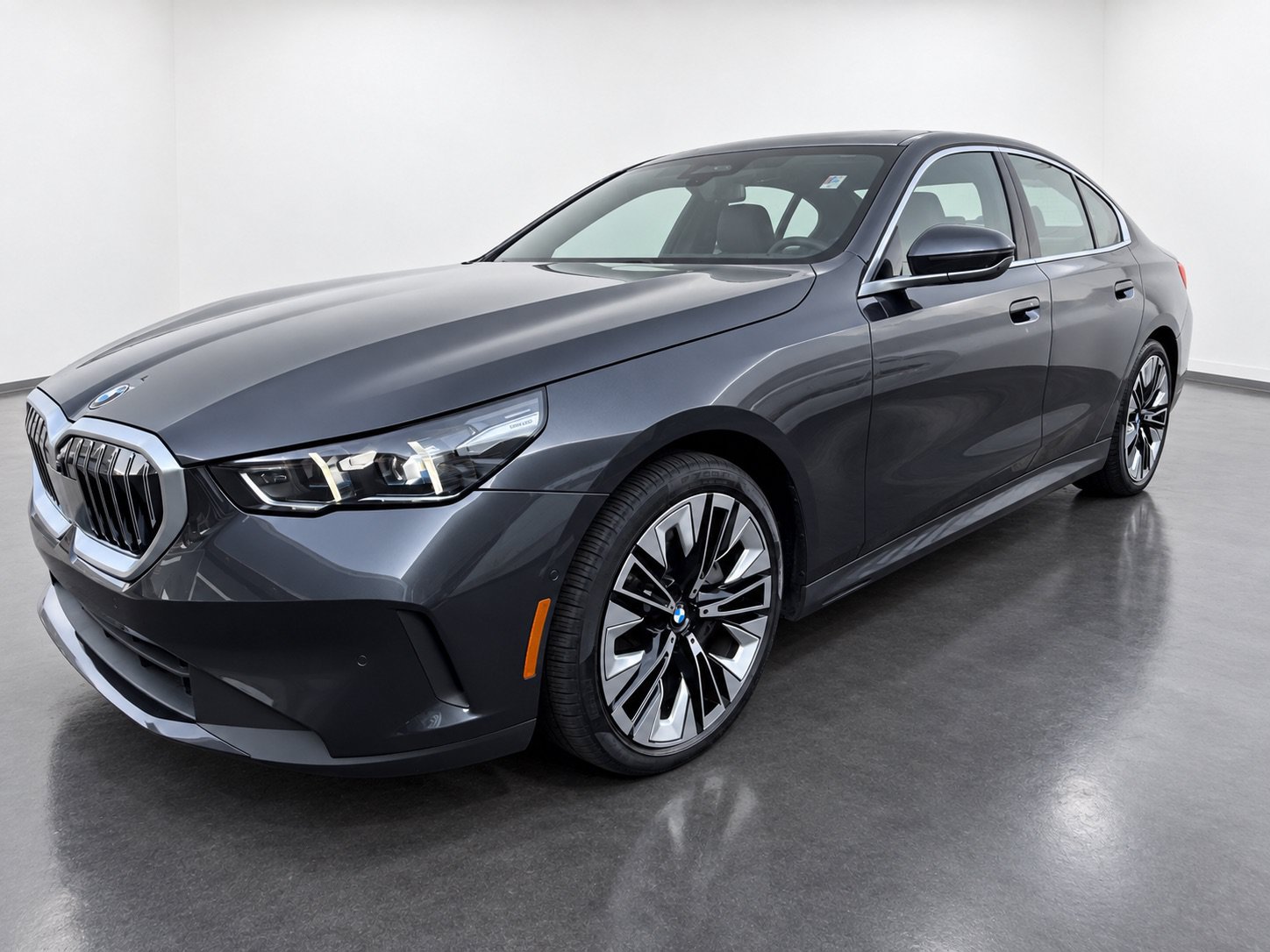 Used 2026 BMW 540i xDrive AWD/4WD image 1