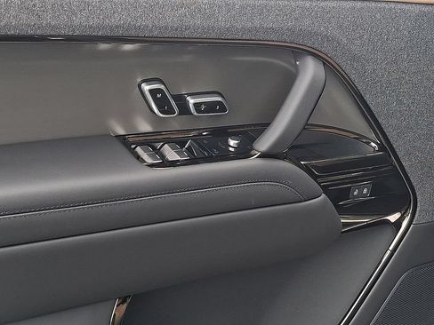 New 2026 Land Rover Range Rover Sport Dynamic SE AWD/4WD image 8